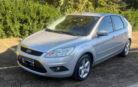 FORD FOCUS 2.0 GLX 16V FLEX 4P MANUAL FORD FOCUS 2.0 GLX 16V FLEX 4P MANUAL